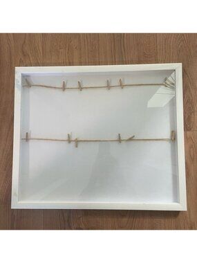 Umbra Clothesline Photo Display Frame – White (20.5” x 17”)